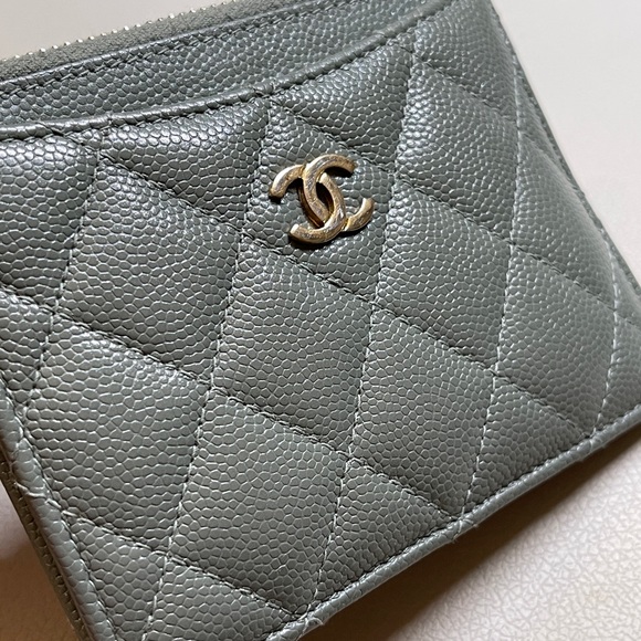Authentic Chanel CC green calfskin gold tone metal wallet cardholder with zip - Picture 3 of 12